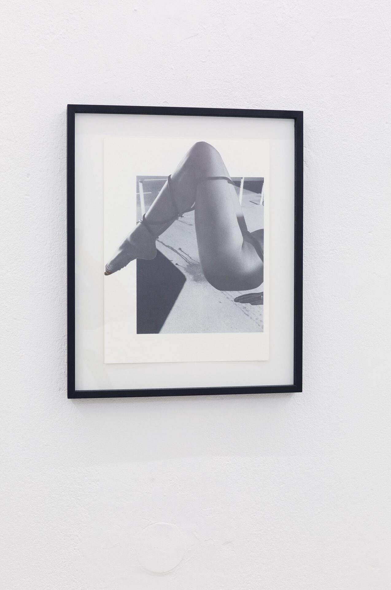 Pola Mika Lara Kapuste, Untitled, 2017, Photo and cardboard, 35 x 22 cm