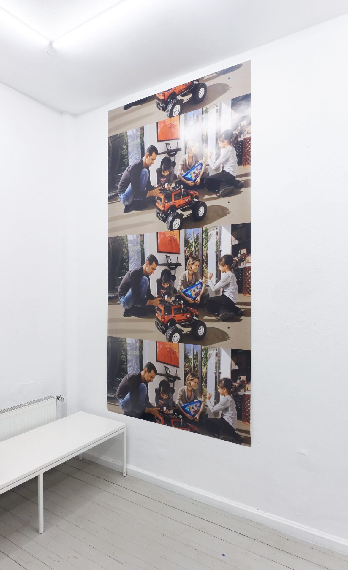 Alex Djidjewdjew, Mobilfunk Rostow am Don, 2019, Wallpaper, 300 x 150 cm