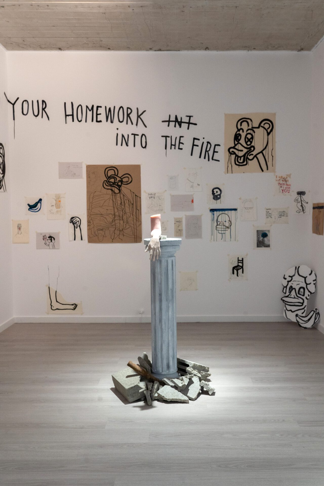 Exhibition view. Lea Rasovszky, Ode to My Left Hand, 2020, in-situ installation (drawing, painting, object, text intervention). Photo credit: infi.ro