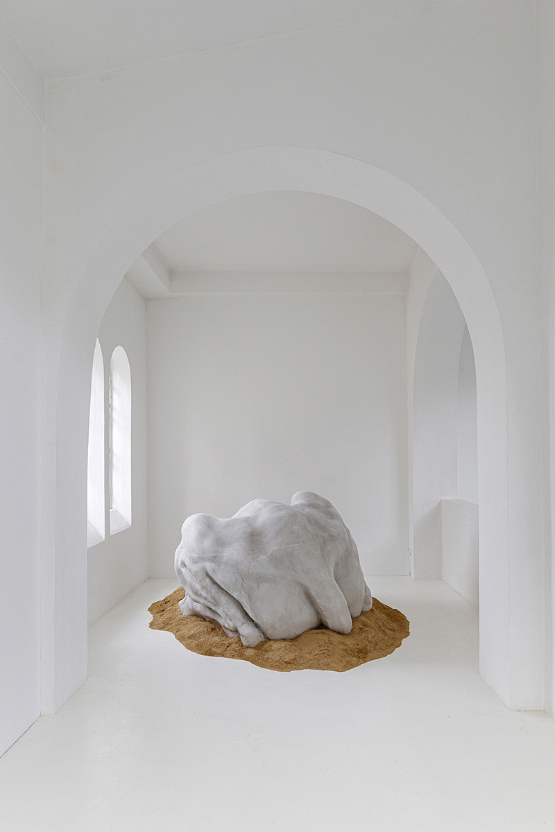 Zuzanna Czebatul, Their New Power (Back), 2020. Polystyrene, acrylic and sand, 60 x 150 x 105 cm. View of the exhibition The Singing Dunes of Zuzanna Czebatul, CAC-La synagogue de Delme, 2020. Photo: OH Dancy.