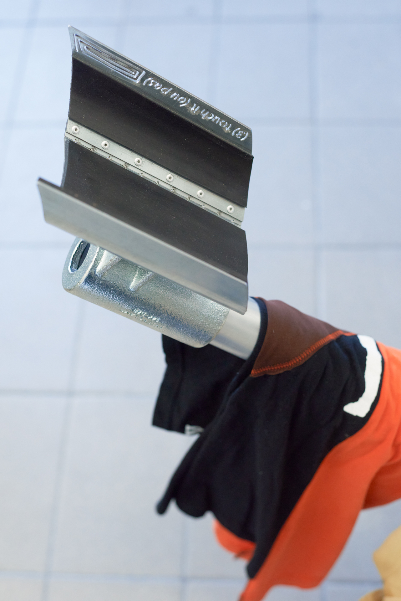 Marie Lueder & Thomas P. Grogan, Set n°3, Overview, Nylon, Cotton, Galvanised Steel, Aluminium, Rubber.