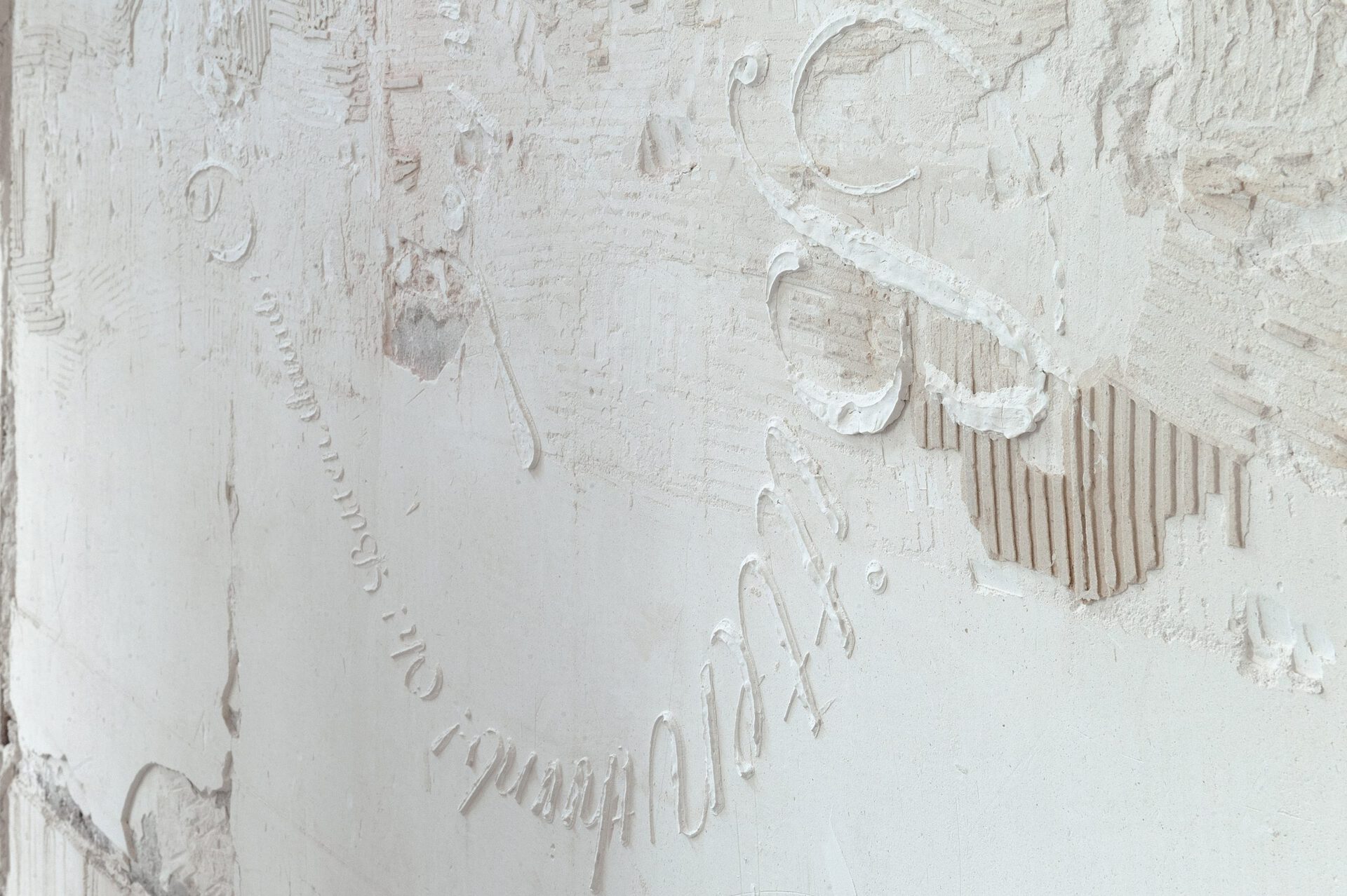Felix Rapp, Refrain (Ouch!), 2019, plaster relief