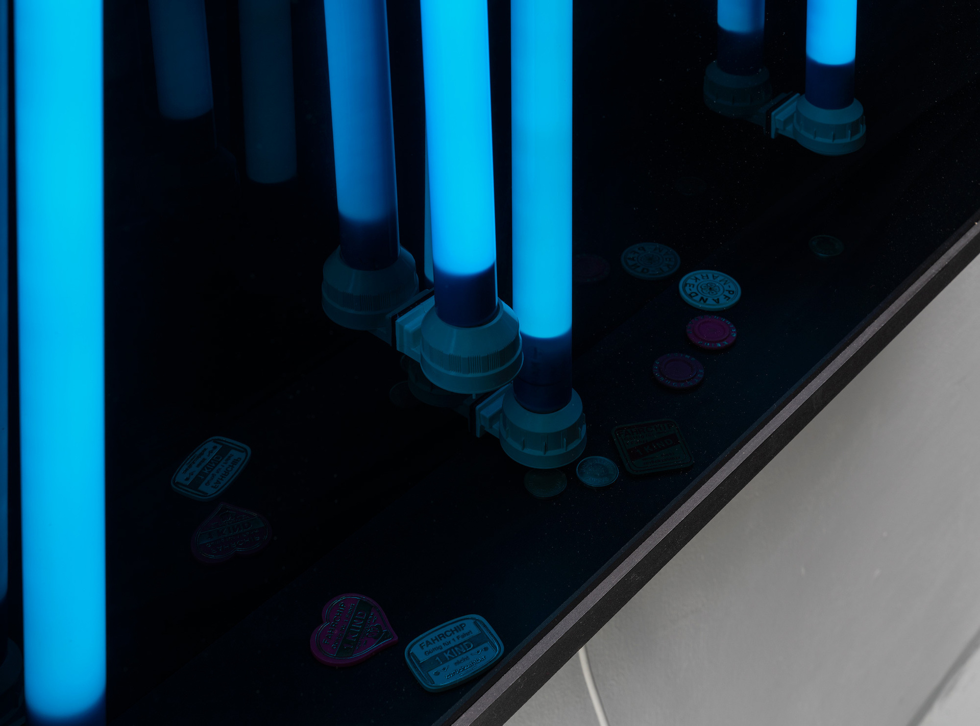 detail, Felix Kultau, memory hole, 2020, MDF glass, aluminium dibond, LEDs, plastic