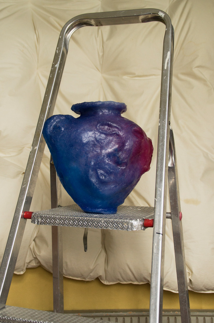 Diane Gaignoux, Vessel n°2 (blue), 2020, silicone pigments, 26cm h x 28 cm l x 20 cm, unique