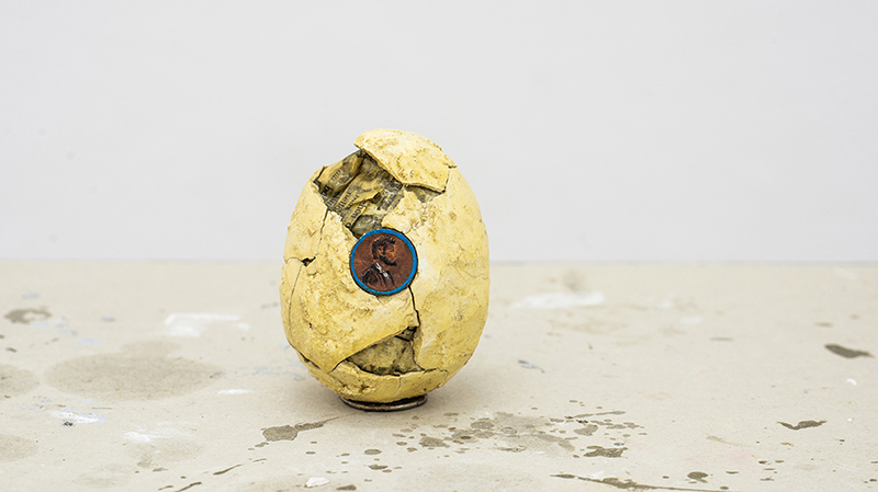 Kirsten Pieroth, Little Imperial Egg I, 2012, © and Courtesy: The artist