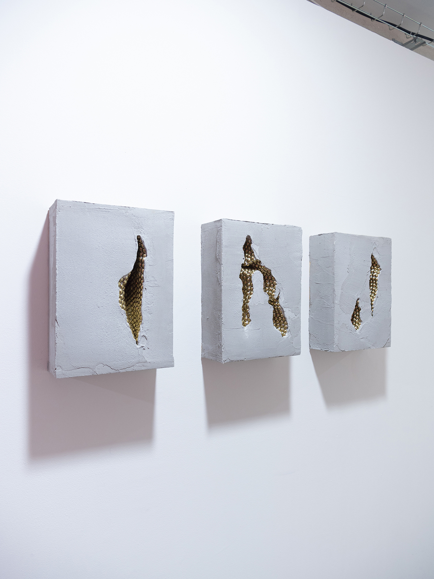 Léo Fourdrinier, light through the veins, 2020,  concrete, brass plated nails, wood, extruded polystyrene, 25 x 34 x 10 cm