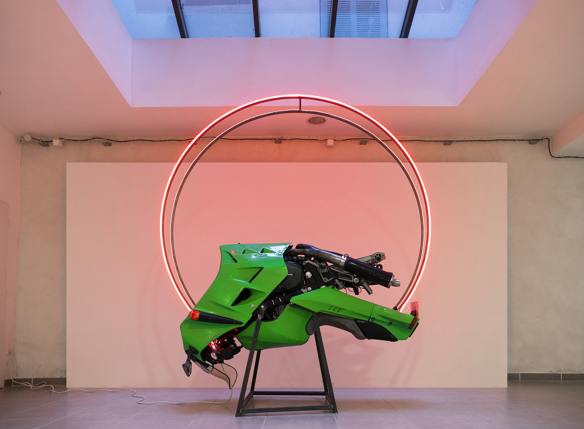 Léo Fourdrinier, love like a sunset, 2020, kawasaki 1000 RX, steel, led, 180x90x250cm