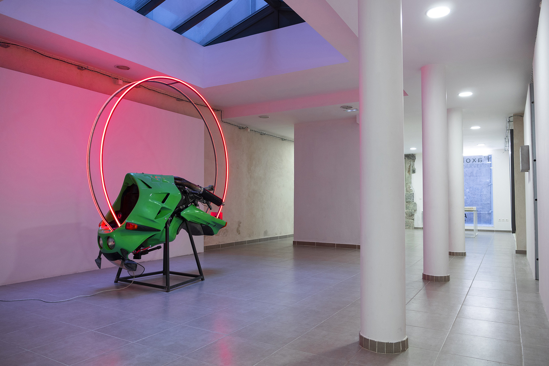 Léo Fourdrinier, love like a sunset, 2020, kawasaki 1000 RX, steel, led, 180x90x250cm