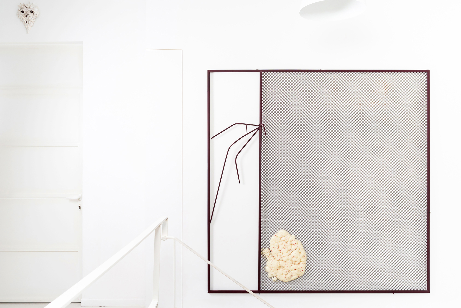 Romain Vicari, SPIDER, 2020, Steel, expensive foam, rice, 190/190/5 cm.