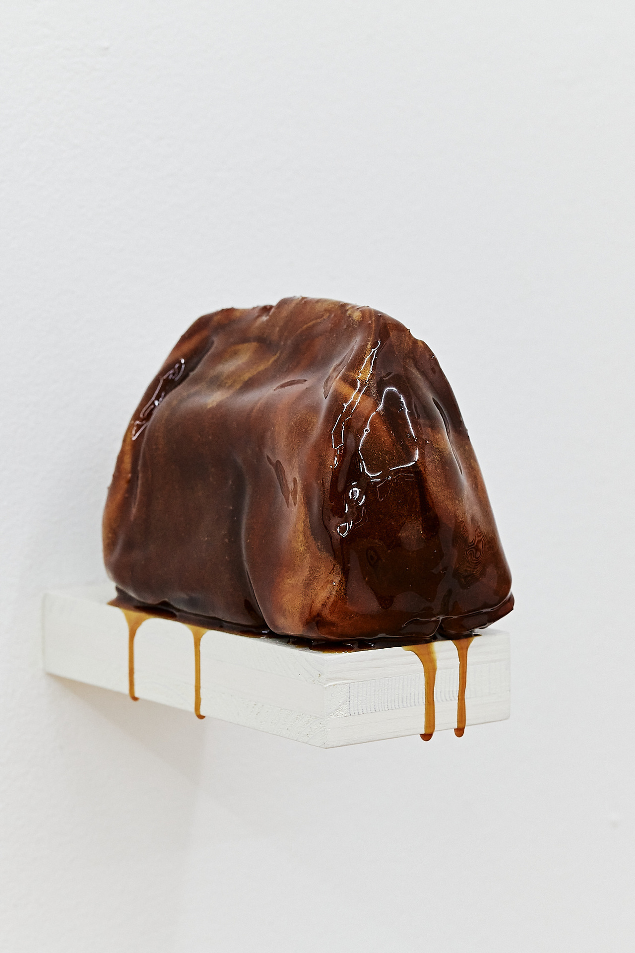 Helin Alas, Traumhaus, erste Visualisierung (Entstanden im Workshop von Alex Wissel), 2020, 10 x 13 x 7,5 cm, caramel