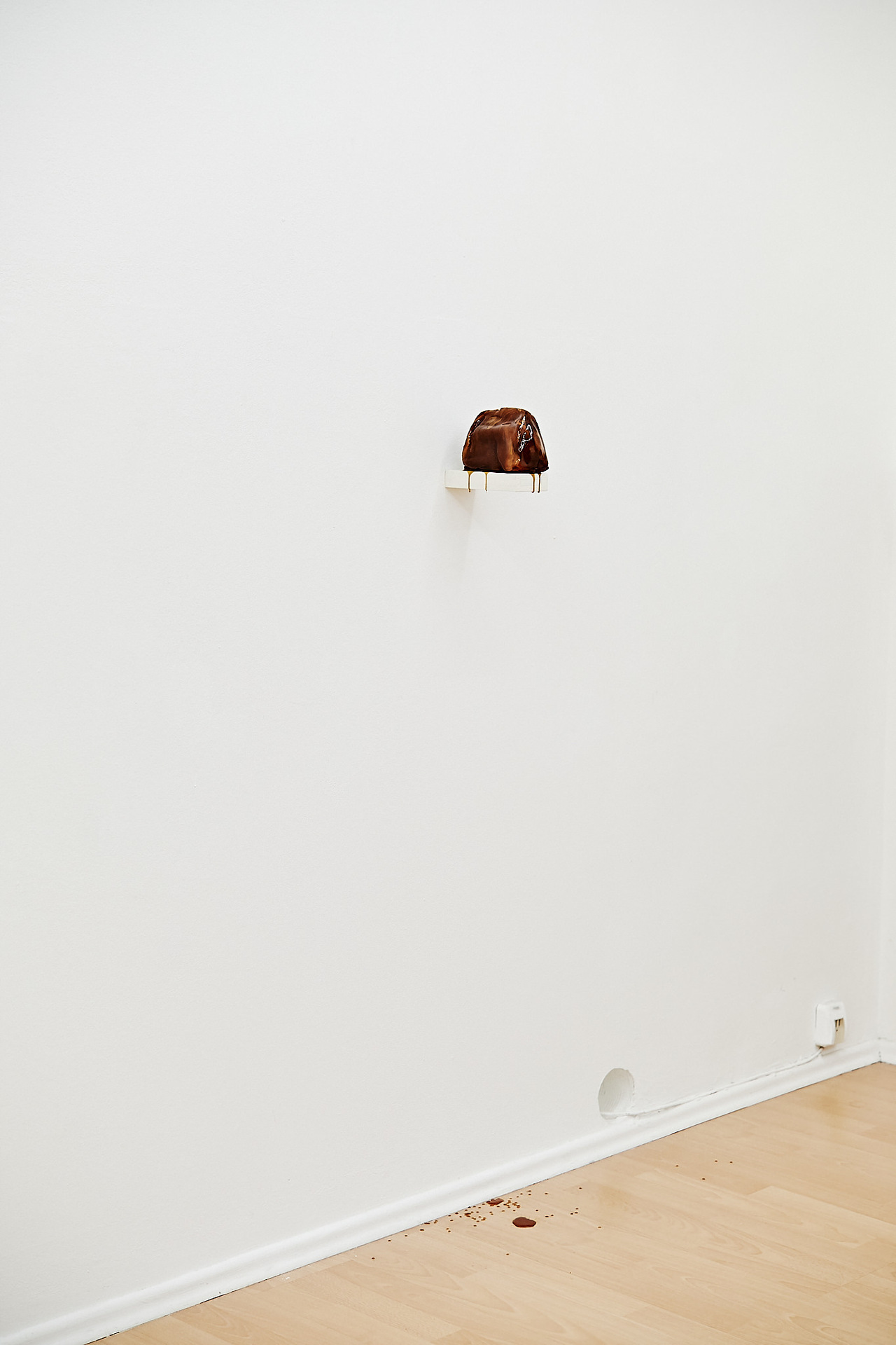 Helin Alas, Traumhaus, erste Visualisierung (Entstanden im Workshop von Alex Wissel), 2020, 10 x 13 x 7,5 cm, caramel