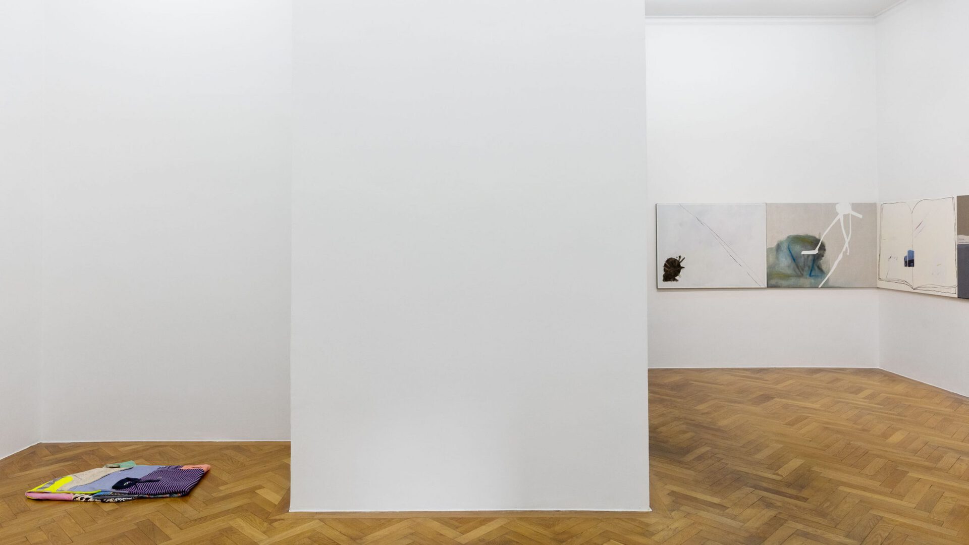 Exhibition View,Malte Zenses, Im Regio 3, totale Verwirrung, 2020, SPERLING, Munich - 3