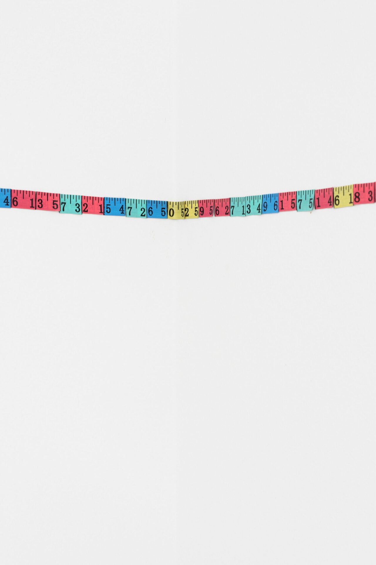 Nazim Ünal Yilmaz: Corner measure (detail), 2020. Paper, 2 x 300 cm