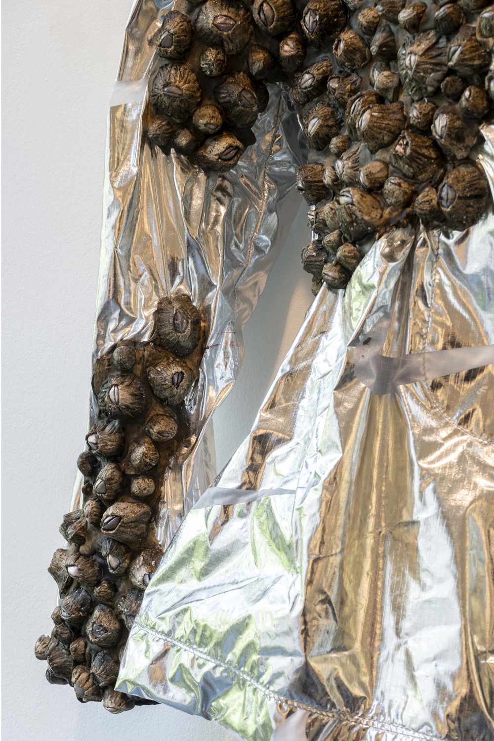 Lena von Goedeke, Nike (detail), 2019, jacket, acrystal, glass fiber, nail polish, foam, ca. 100 x 70 cm