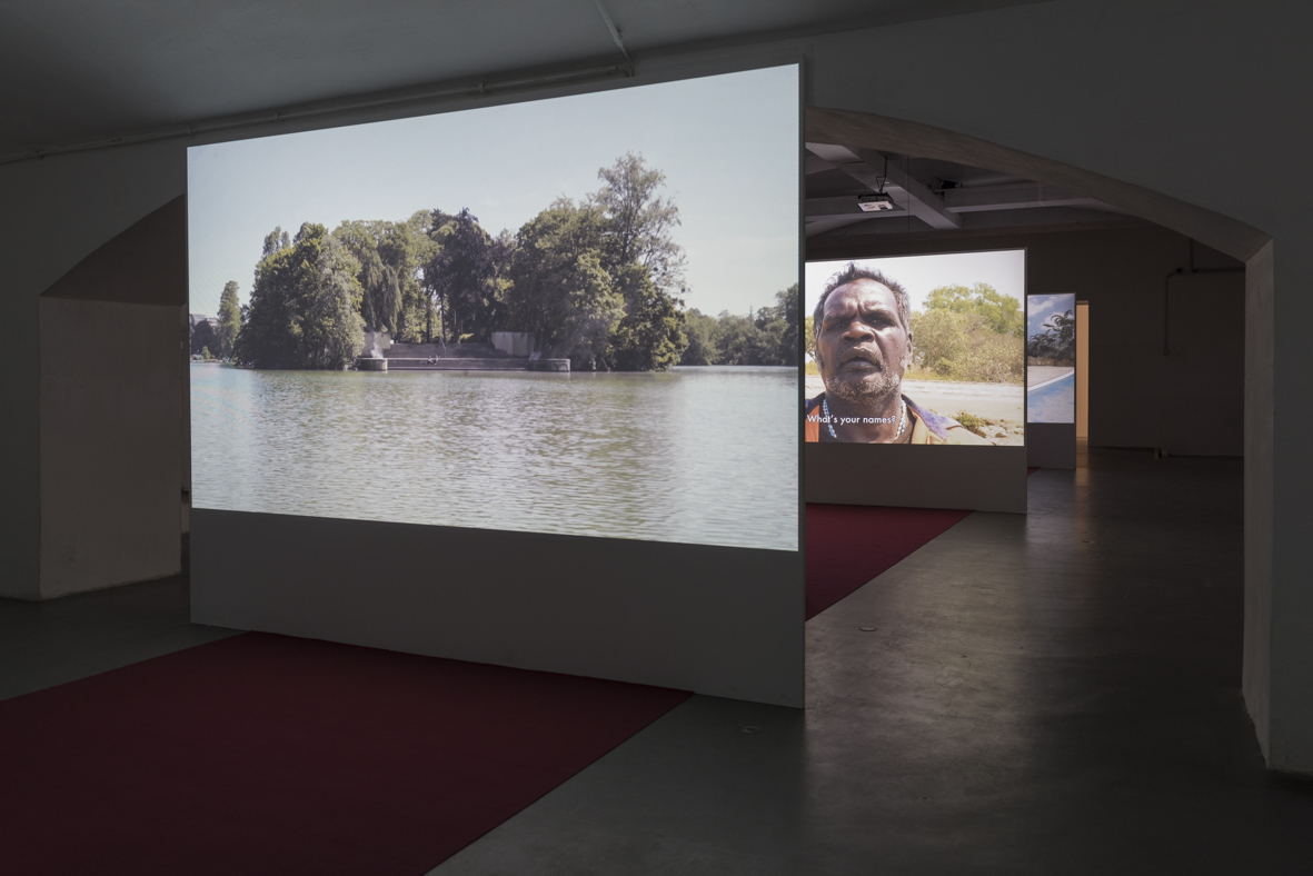 Lola Gonzàlez, "Les courants vagabonds", 2017 (Courtesy Marcelle Alix); Karrabing Film Collective, "Wutharr Saltwater Dreams", 2016, Installation view "Travel Apparatus"