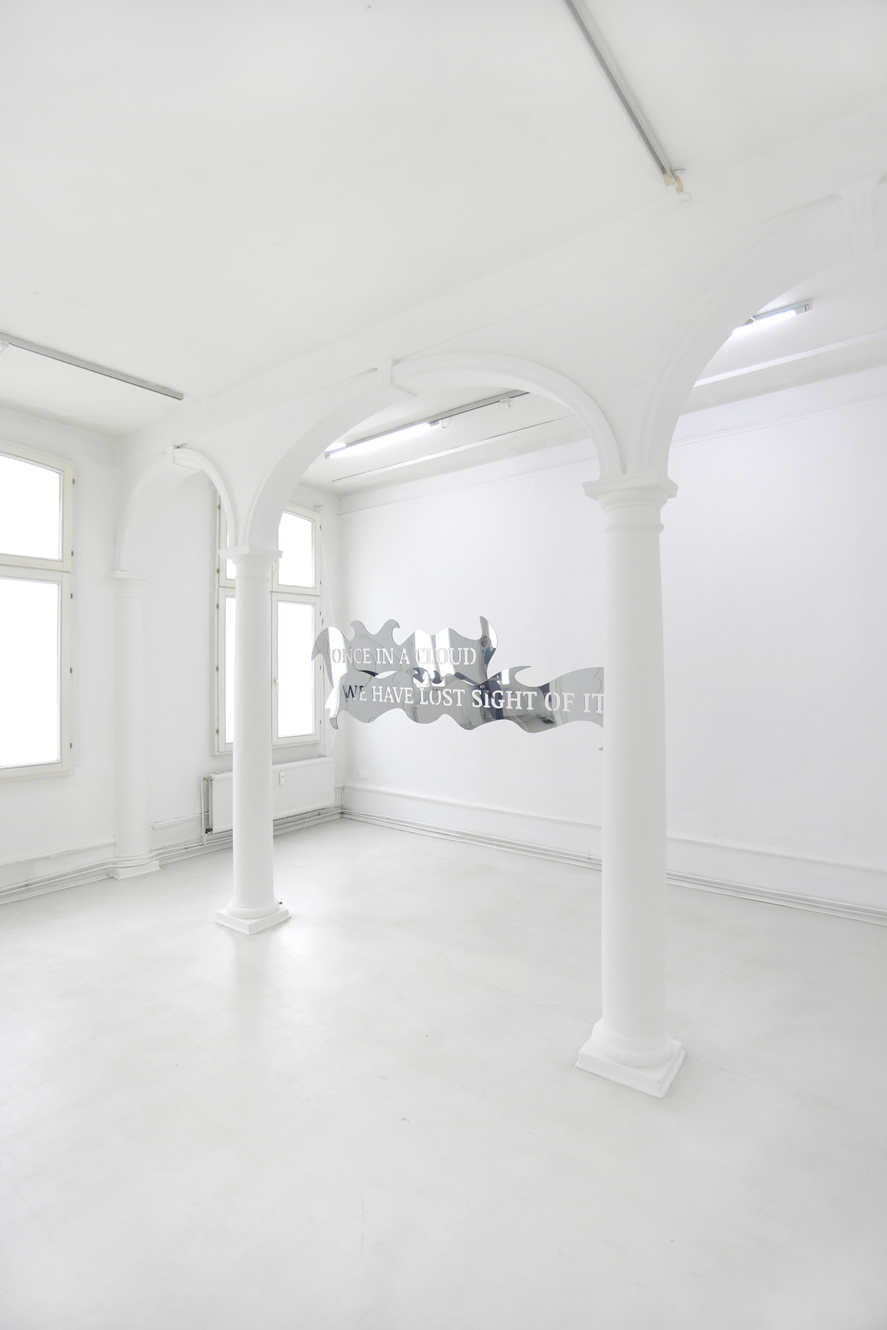 Lena Marie Emrich, "Once in a cloud we have lost sight of it", 2020, Plexiglass, Two-way mirror, 220 x 65 x 12 cm