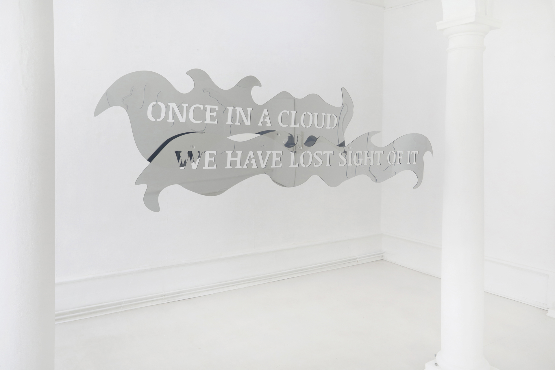 Lena Marie Emrich, "Once in a cloud we have lost sight of it", 2020, Plexiglass, Two-way mirror, 220 x 65 x 12 cm