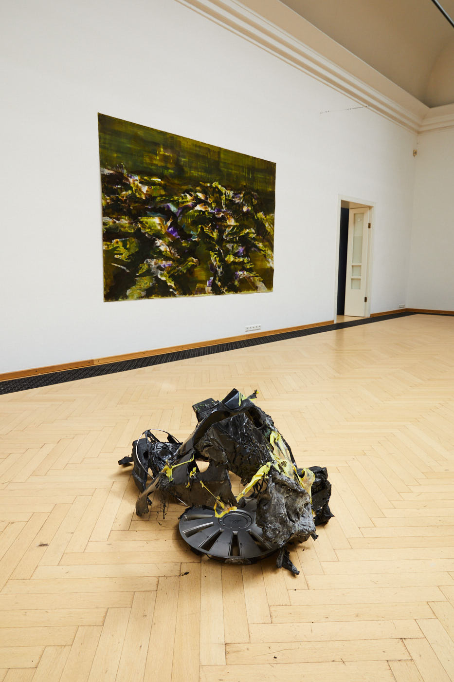 Yein Lee, The last Course of today is your big ego 2020, resin, latex, found objects, 95 x 70 x 50 cm Gisela Zimmermann, zwoelfschichten-mai-2020-pour Céline 2020, ink, pigment on canvas, 190 x 300 cm