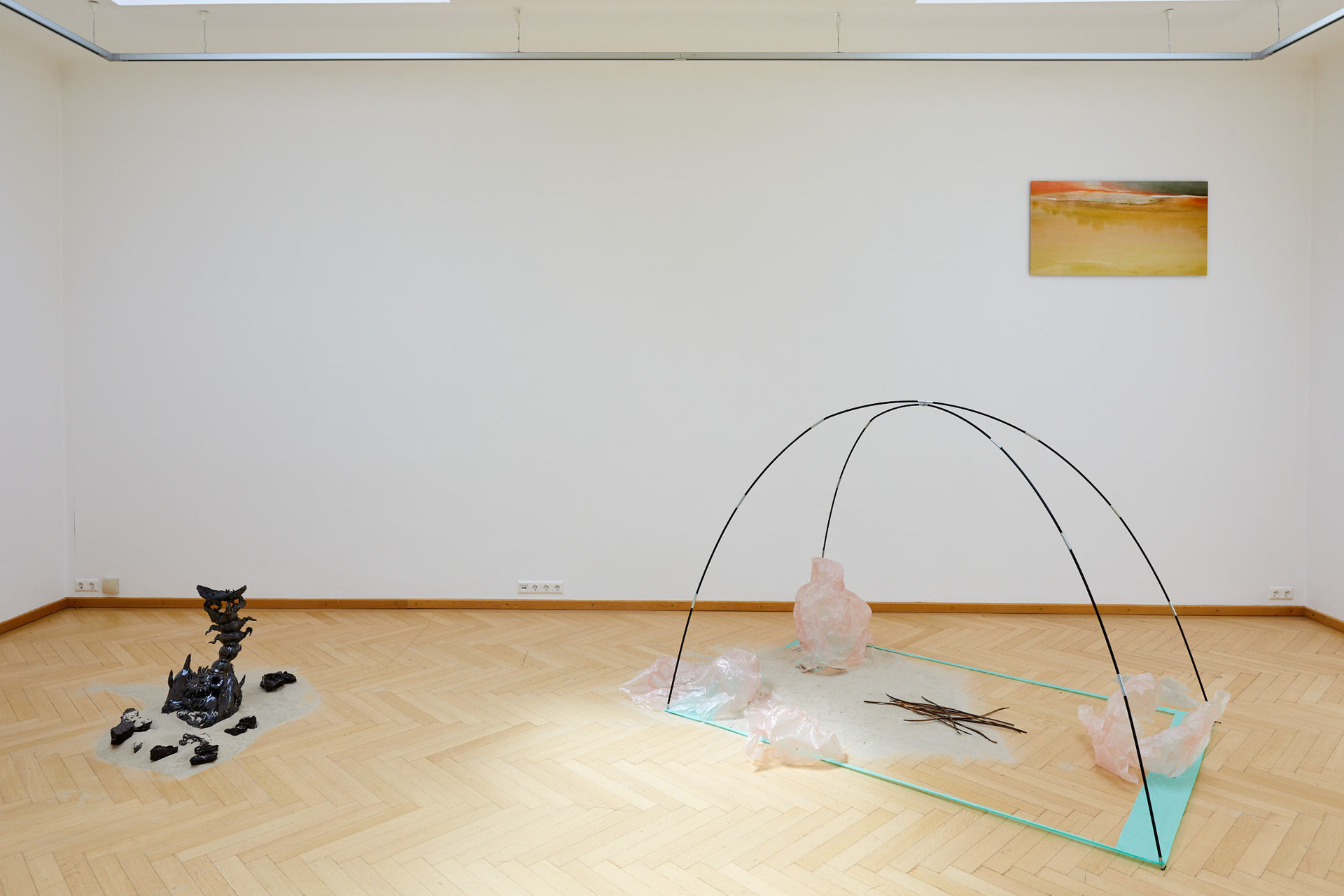 Eva Funk Tent Drawing Part 01, fibre glass, metal, fabric 2019 140 x 120 x 180 cm Eva Funk My Clone Sleeps Alone (soft shells) 2020, coloured rice paper, dimension variabel Patrick Topitschnig Careful Icarus (Orange-Grey II) 2016, C-Print on Hahnemühle paper, dibond, 43 x 90 cm