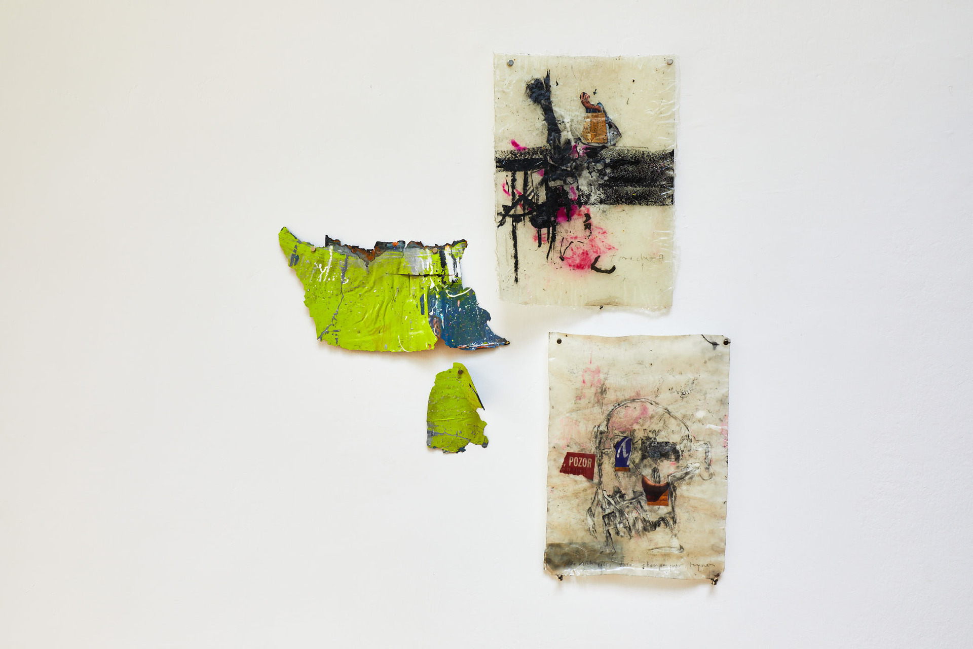 Gerhard Fresacher sketches 2020, found objects, polyester, paint, 40 x 30 cm