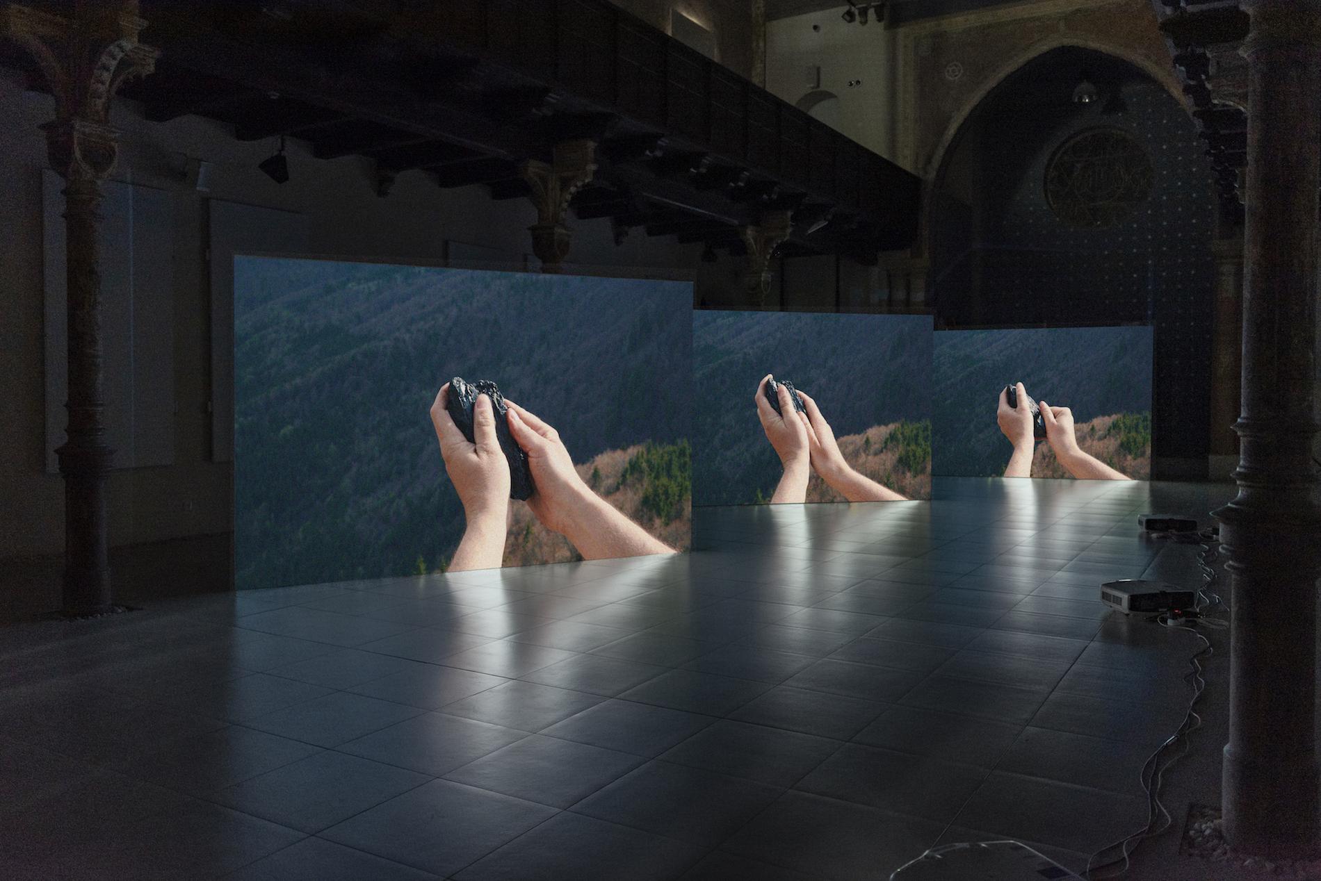 Jaroslav Kyša, Order Of Waves, 2020, video installation