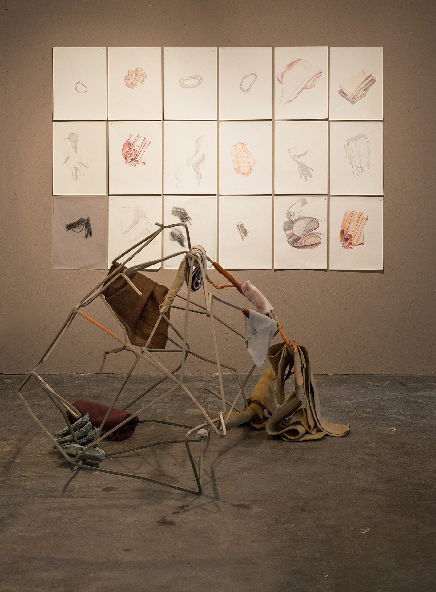 Laura Põld, Downward dog, 2020. Steel, clay, found objects, rope, spray paint. / Laura Põld, In a silent room: On some things that live among us, 2020. Drawings