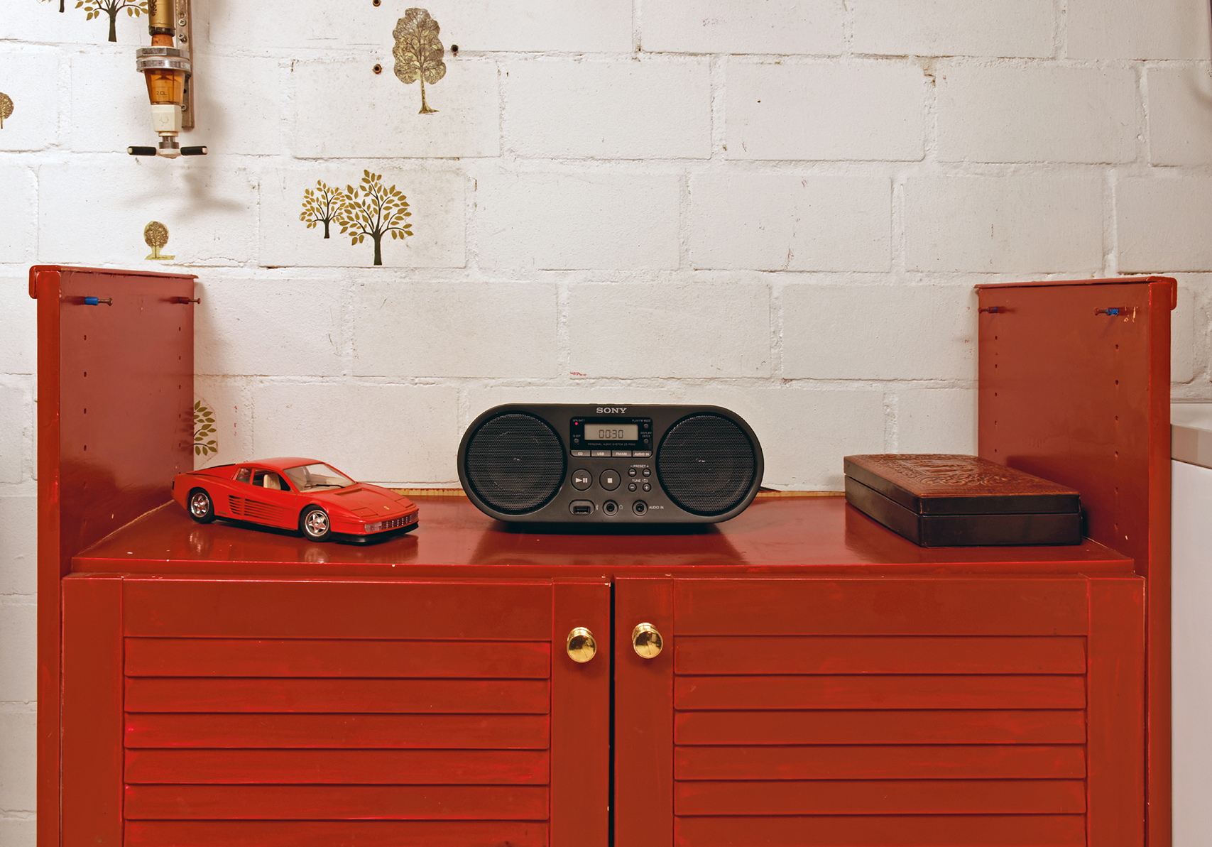 Linda Franke, modern ruins, 2020, CD-Player, sound (link attached)