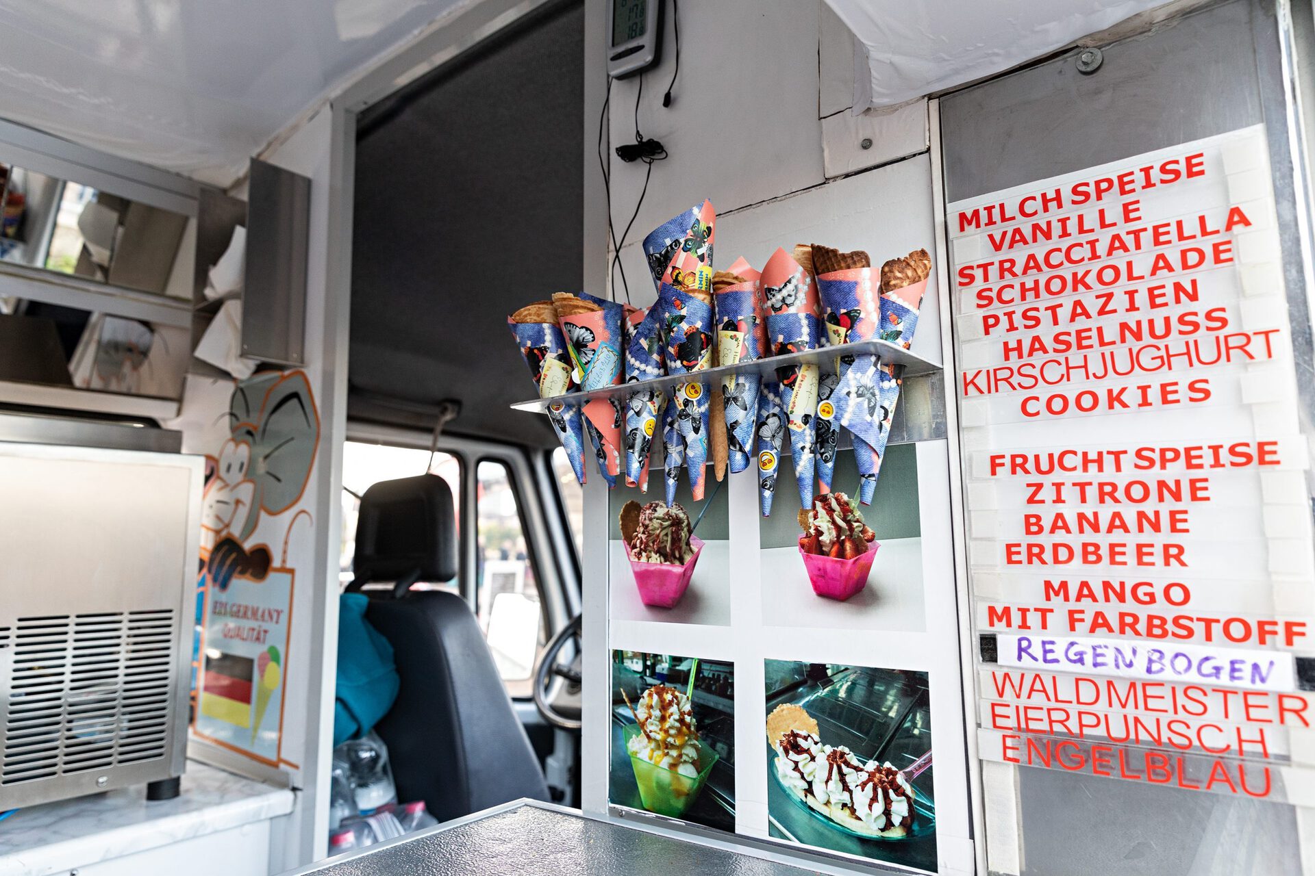 Elif Saydam, edition in an ice cream van with a contribution by Paula Erstmann, 2020, Photo: Fred Dott 