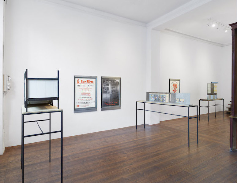 Wilhelm Klotzek, "Katzen udn Architektur", 2020, Installationview
