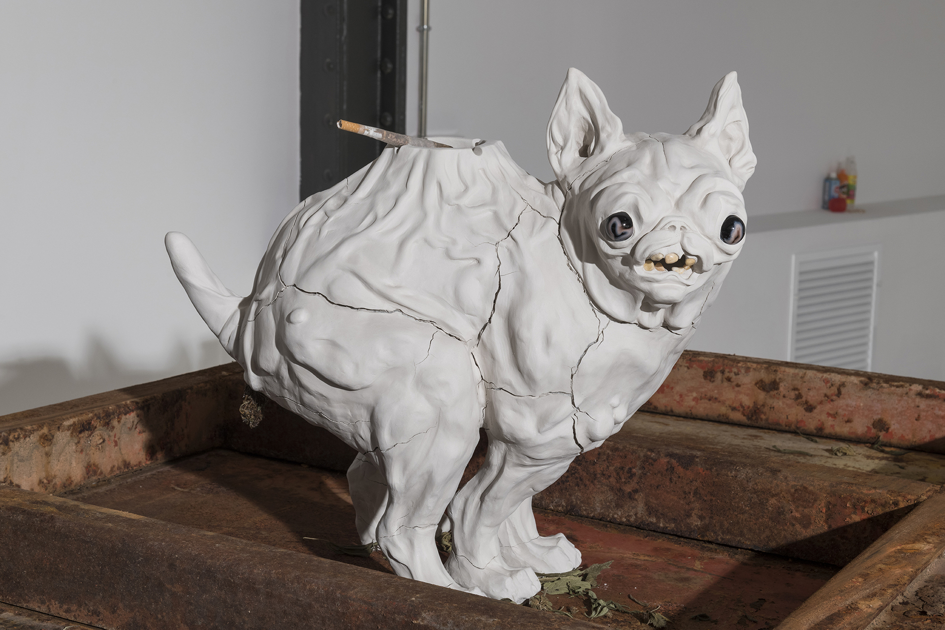 Guillermo Ros, Perro colillero, 2020, Ceramic paste, glass, marble, tobacco and marijuana with epoxy resin