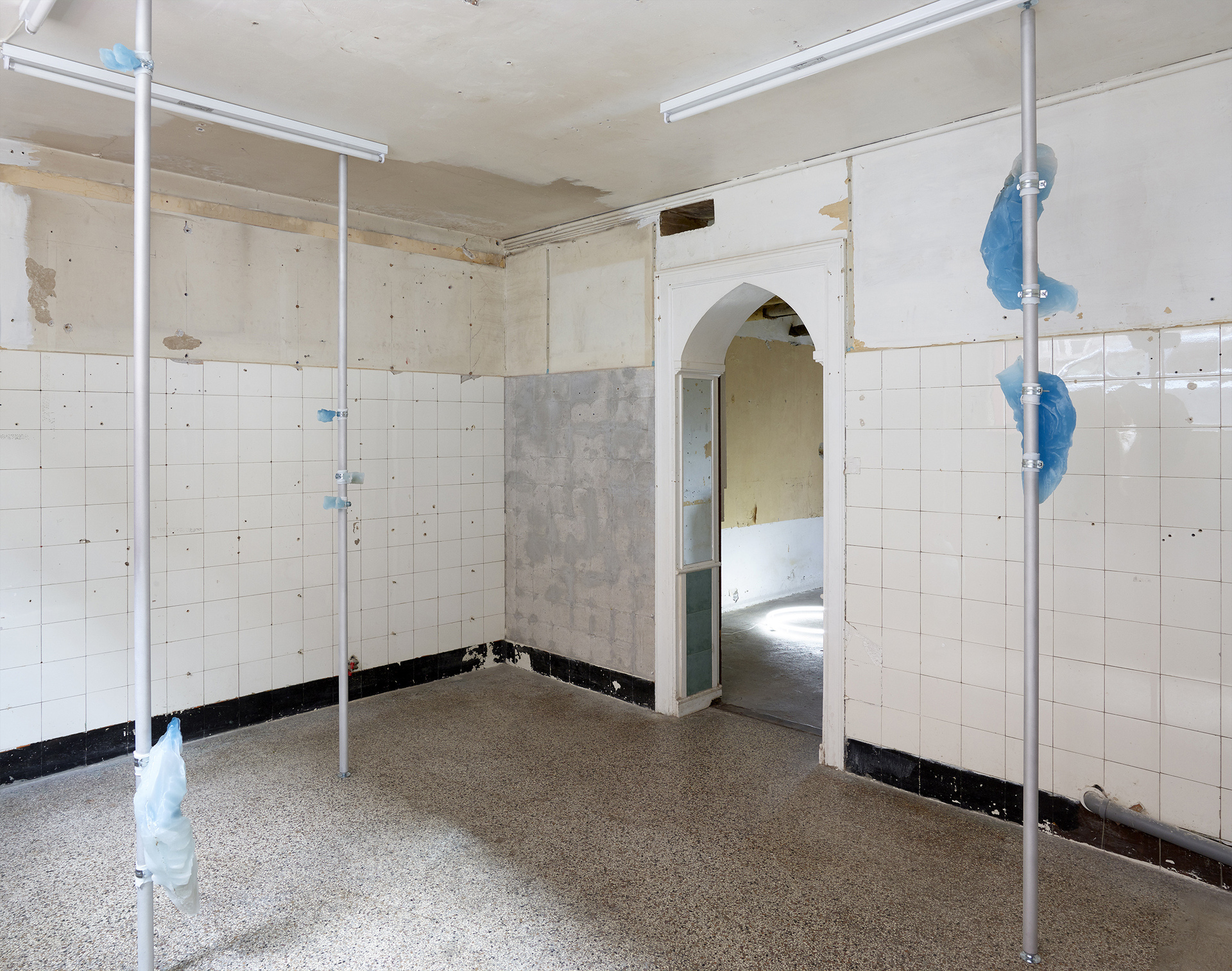 Cecilie Skov, Piecing Breezes, Installation view.