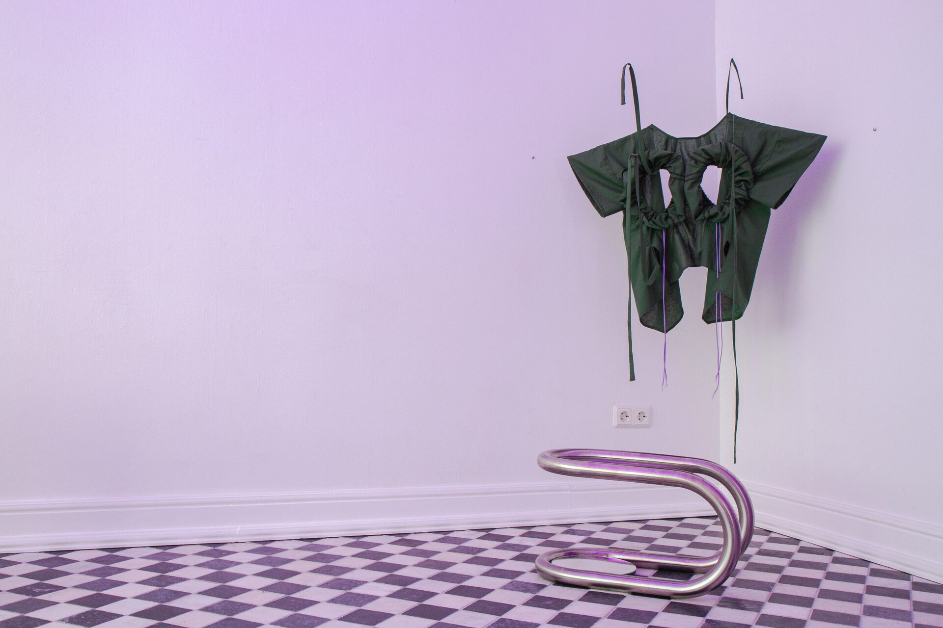 Charlotte Werth, @charlottewerth_, Turnips / Studio Kuhlmann, @studiokuhlmann – *LBYL – look between you legs