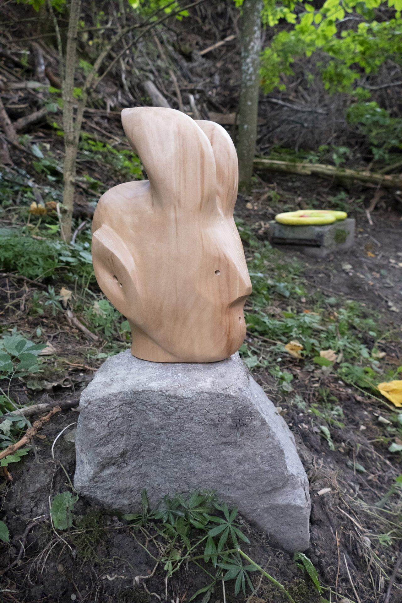 Kissing Flute (Jack), 2020, limewood, beech, varnish, 39 x 24 x 27 cm