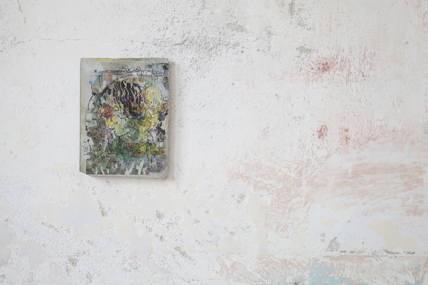 Isa Schmidlehner, untitled, 2019, acrylic on concrete, 20 x 15 centimeters