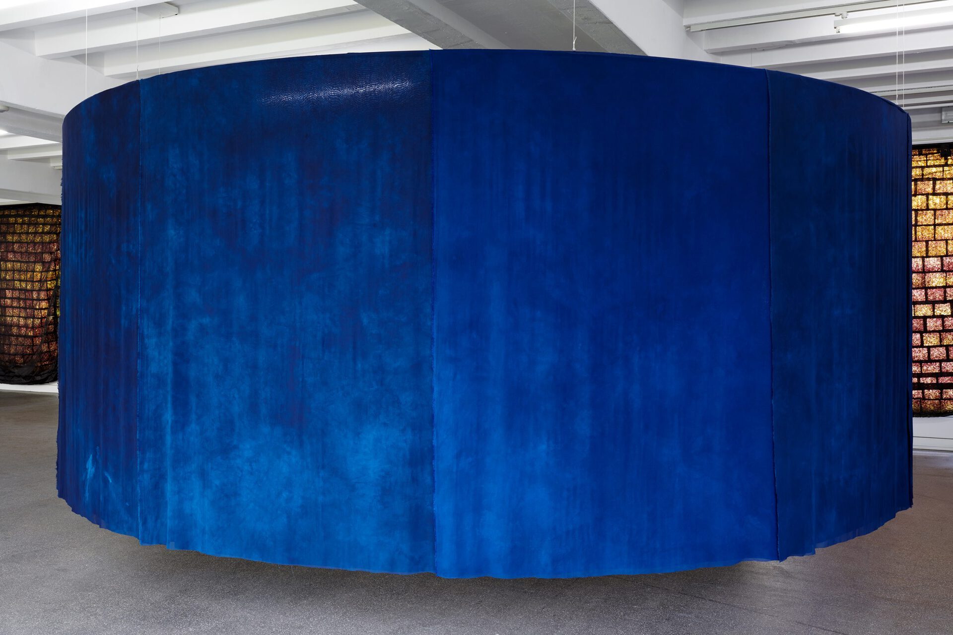 Dunja Herzog, Blue Gold – Soft Spheres, 2020, Installation view, Kölnischer Kunstverein, 2020, Photo: Mareike Tocha, Courtesy: the artist