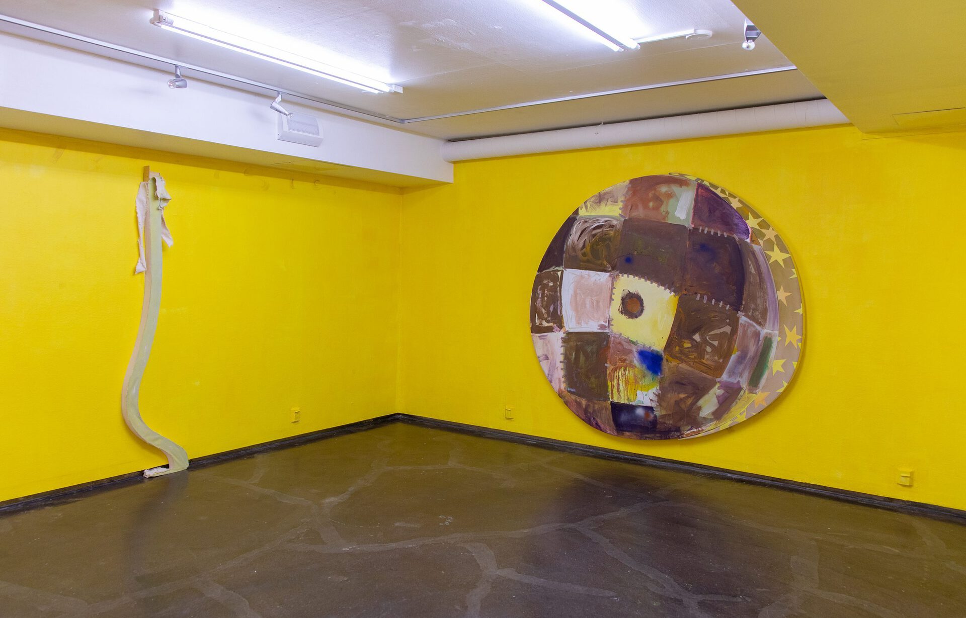 Spagetti Leg, 2020, Acrylic on canvas (left), & Travel Cap, 2020, Acrylic on canvas, diameter 200 cm
