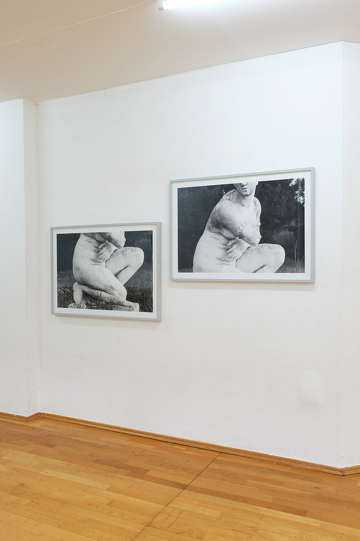 Saskia Groneberg, Kniende Venus (Diptych), 2 pigment prints, each 70 × 100 cm, 2015