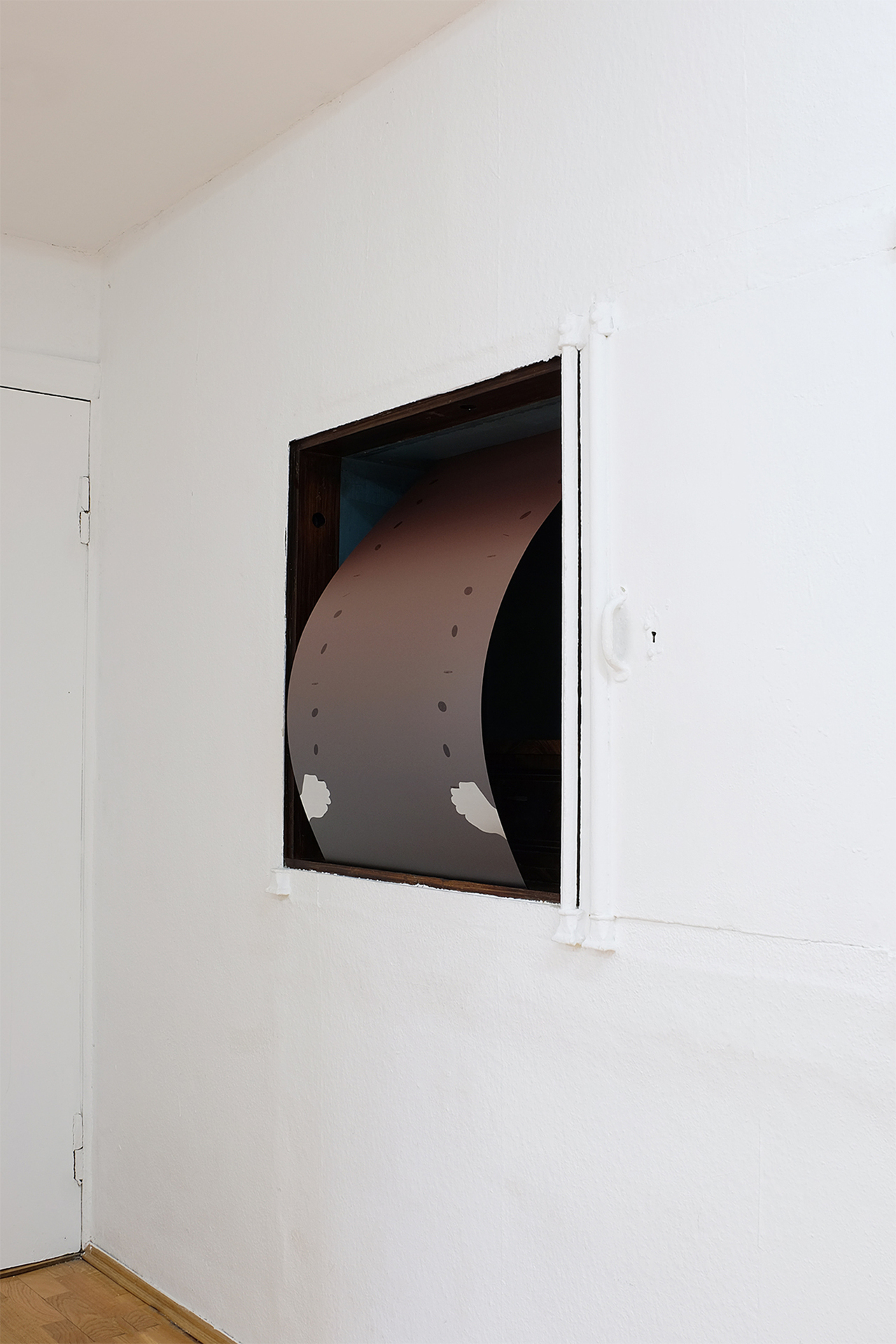 Mika Schwarz, Item falls, autumn falls (II), UV print on aluminum, bent, 100 × 60 cm, 2020