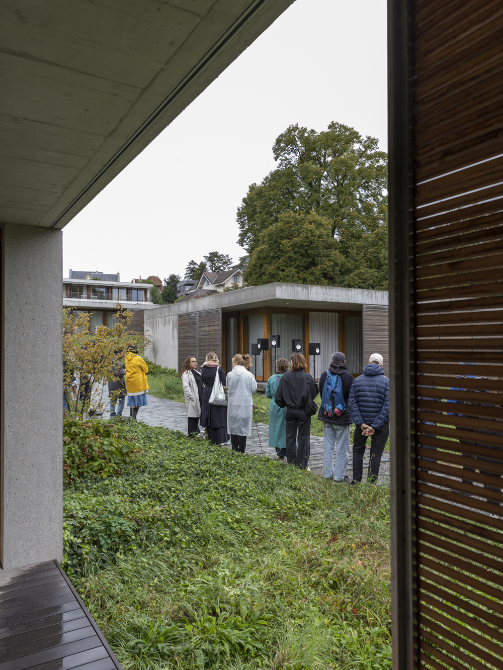Dorota Gawęda and Eglė Kulbokaitė, Rūta (Pentatonic), sound performance (2020) , Photo: Julien Gremaud