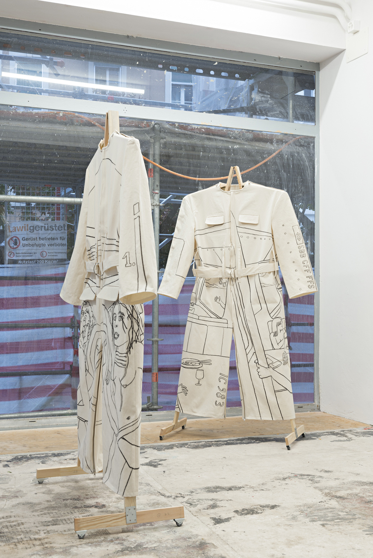 David Schiesser, ICE 932 / ICE 577 / ICE 109 / IC 983 2020, canvas, charcoal, wooden stretchers, hinges, approx. 180 x 50 x 43 cm