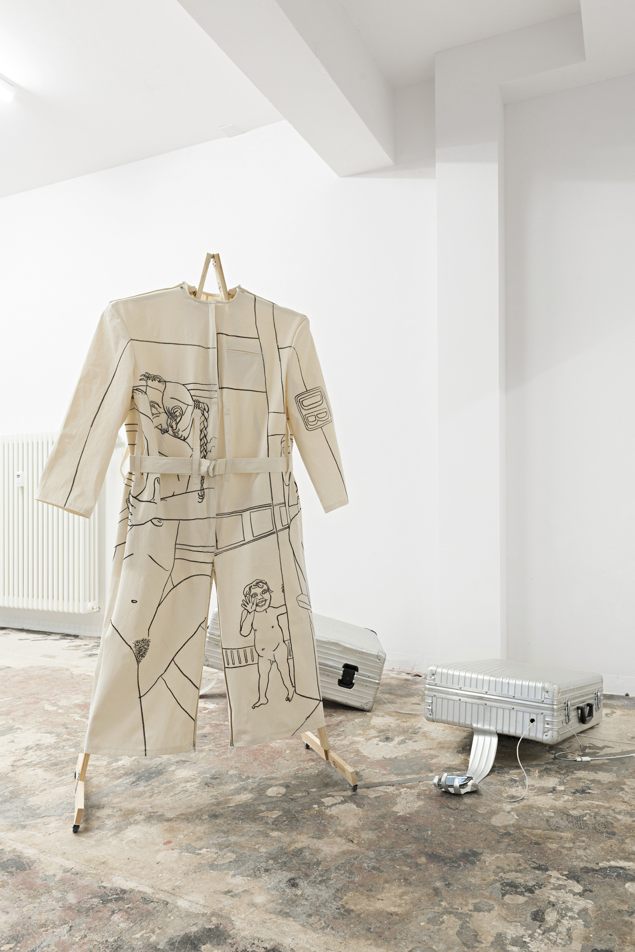 David Schiesser, ICE 932 / ICE 577 / ICE 109 / IC 983 2020, canvas, charcoal, wooden stretchers, hinges, approx. 180 x 50 x 43 cm