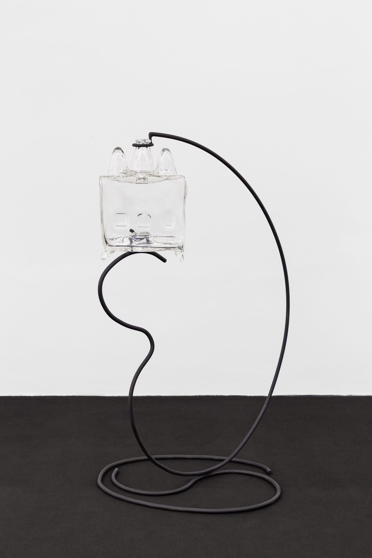 Andreia Santana, Soul House (Margarida). 2020. Hand blown crystal glass, metal coated steel. 107x57x74 cm