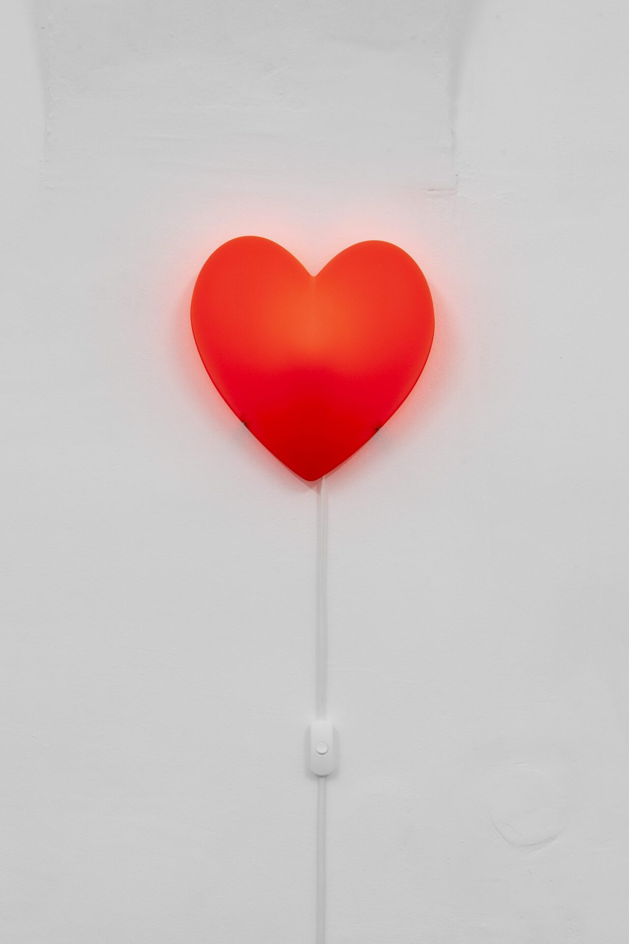 Bob Schatzi, ❤️, 2020, Mirror foil, LED light bulb, Ikea wall lamp, 27cm x 27cm x 8cm