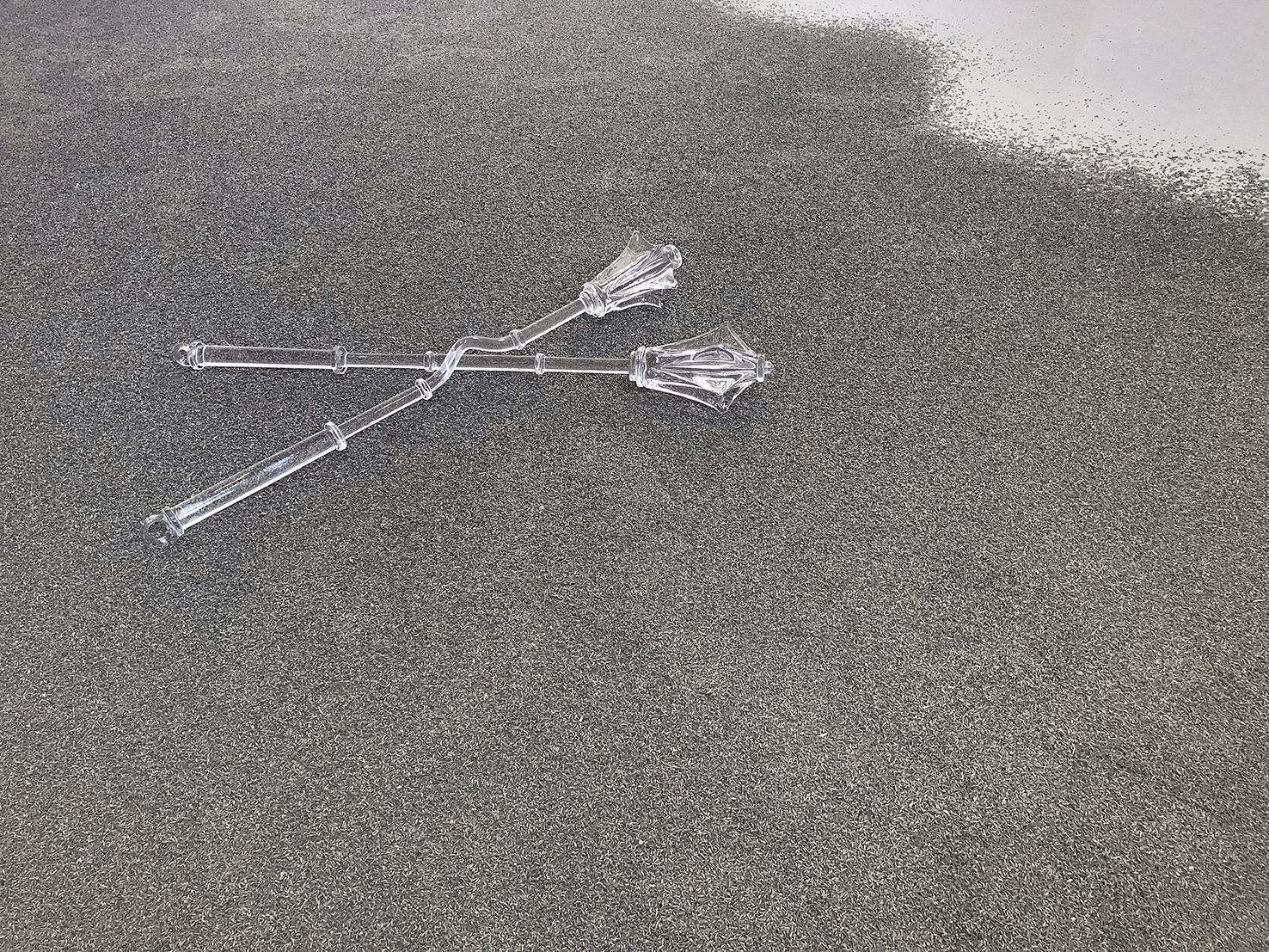 Floryan Varennes, Assag, 2020, Glass weapon masses, 120 x 30 cm