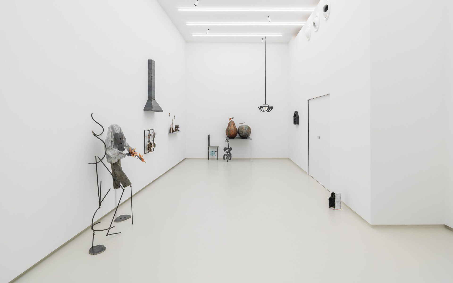 Lucia Leuci, La ragazza di città, 2020, exhibition view, TEMPESTA gallery, Milan