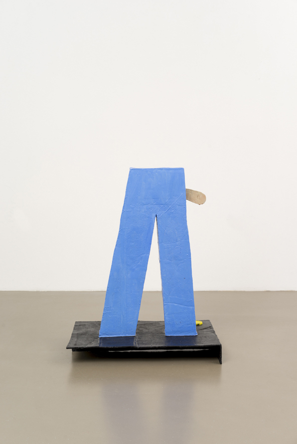 Jan Zöller, Forever under construction, 2020, painted aluminium, 156 x 35 x 45 cm