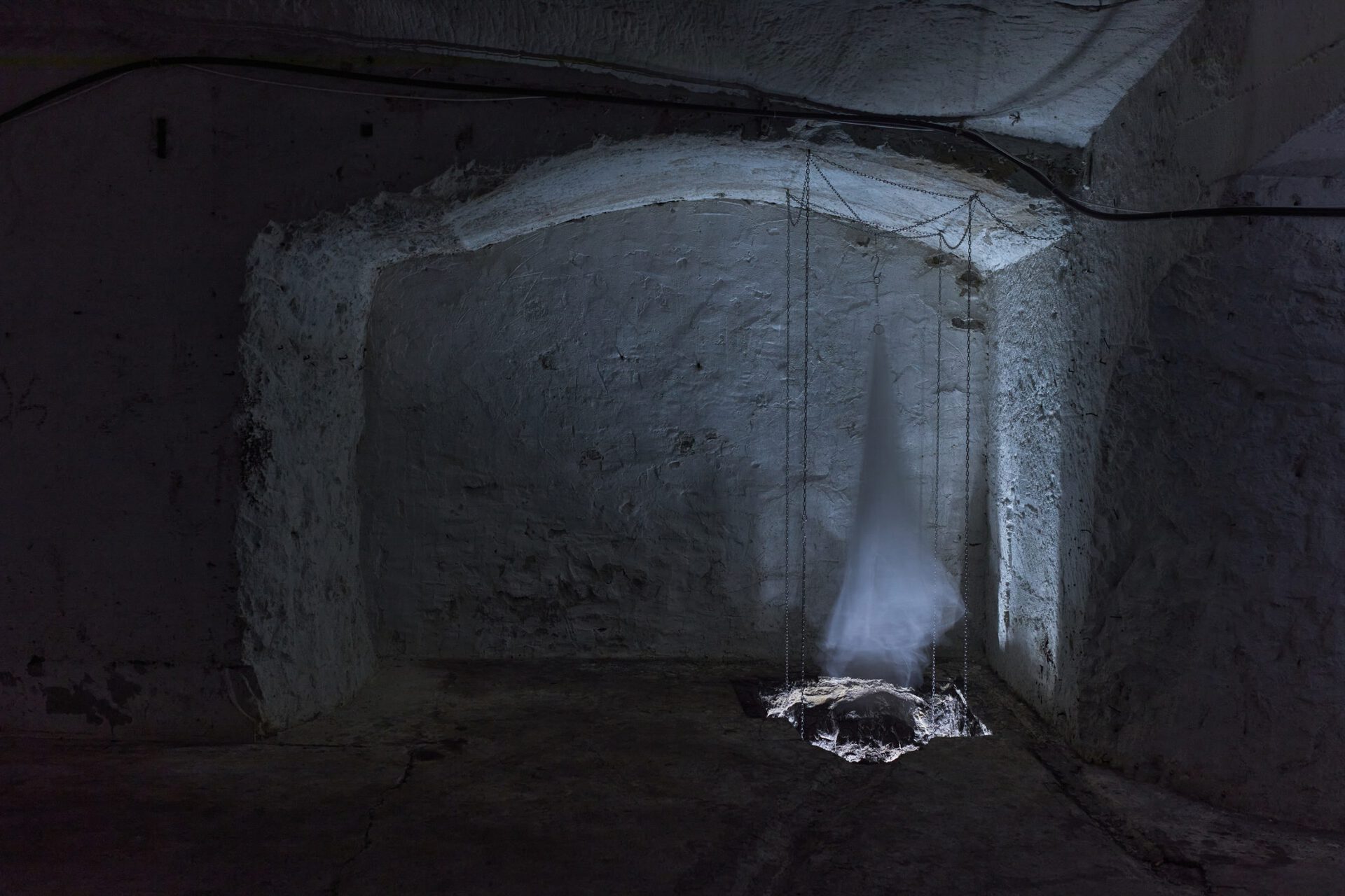 PPILLOVV, COCYTUS (wailing), 2020, Site-specific installation sequence