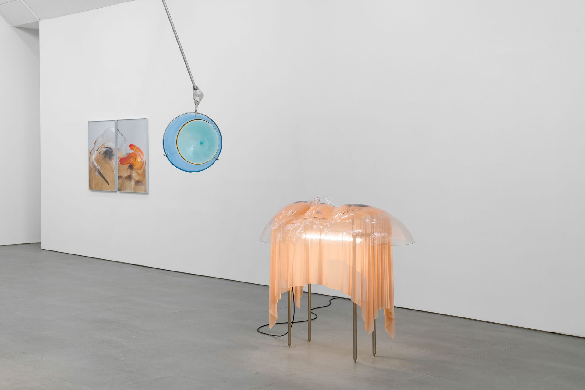Pakui Hardware, Absent Touch, exhibition view at carlier | gebauer, Berlin, 2020. Photo: © Pakui Hardware / © Trevor Good / carlier | gebauer, Berlin/Madrid.