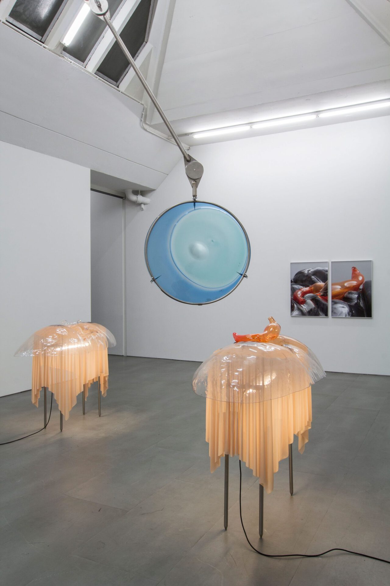 Pakui Hardware, Absent Touch, exhibition view at carlier | gebauer, Berlin, 2020. Photo: © Pakui Hardware / © Trevor Good / carlier | gebauer, Berlin/Madrid.