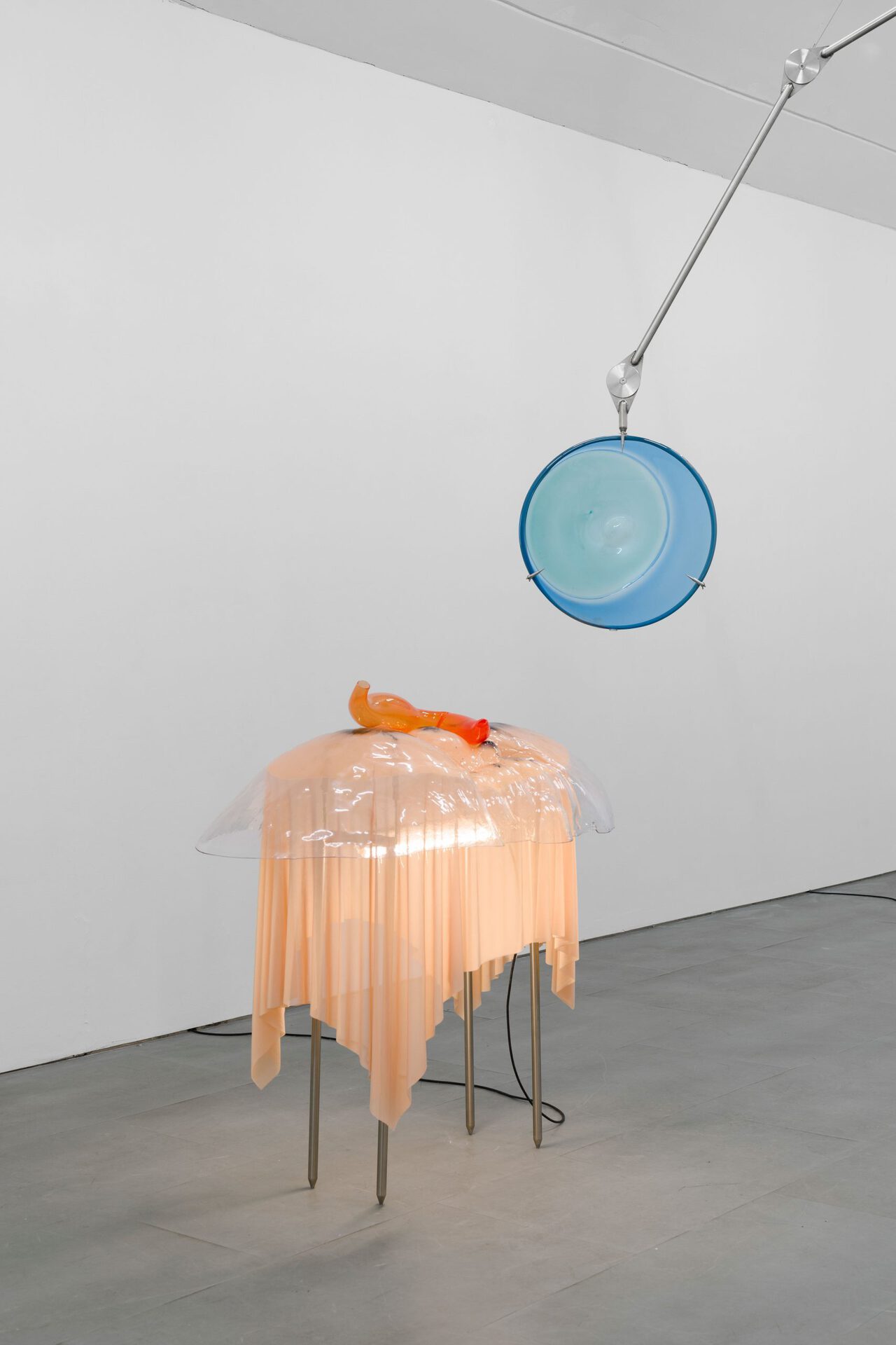 Pakui Hardware, Absent Touch, exhibition view at carlier | gebauer, Berlin, 2020. Photo: © Pakui Hardware / © Trevor Good / carlier | gebauer, Berlin/Madrid.